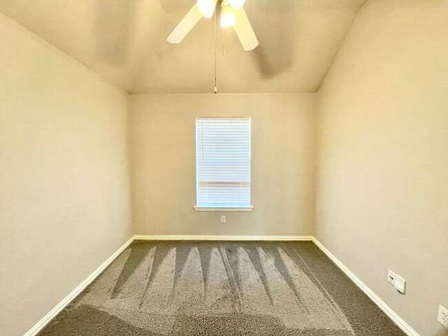 Building Photo - McKinney ISD 1 story ready for move in