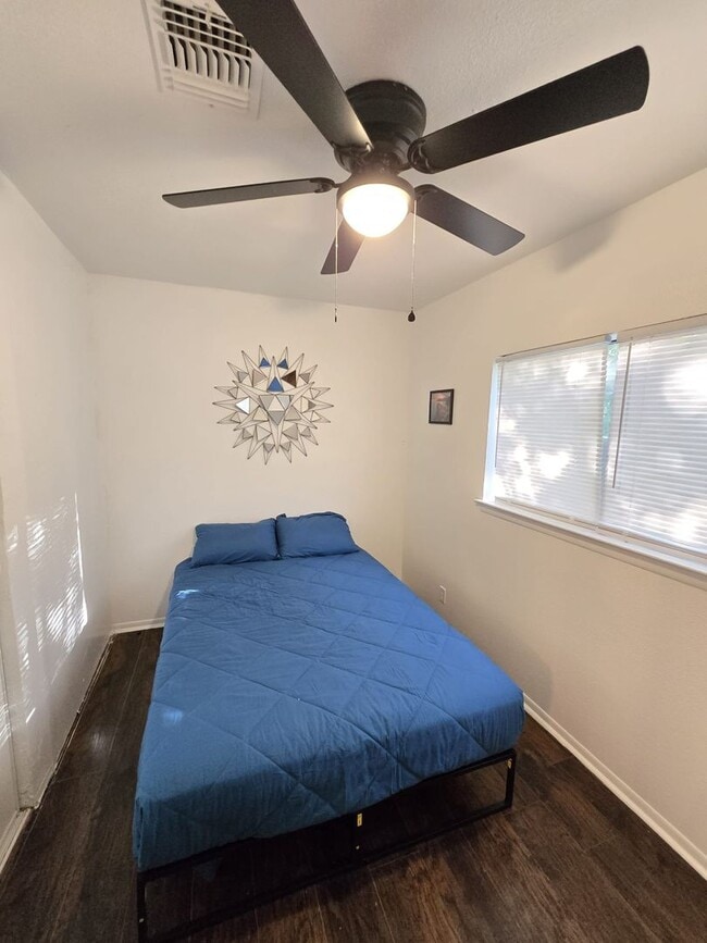 Building Photo - 4111 Sunrise Terrace Dr