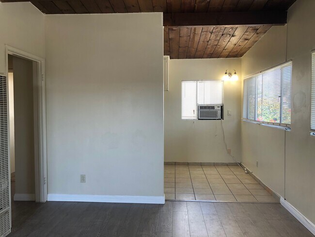 Building Photo - 6727 Pickering Ave