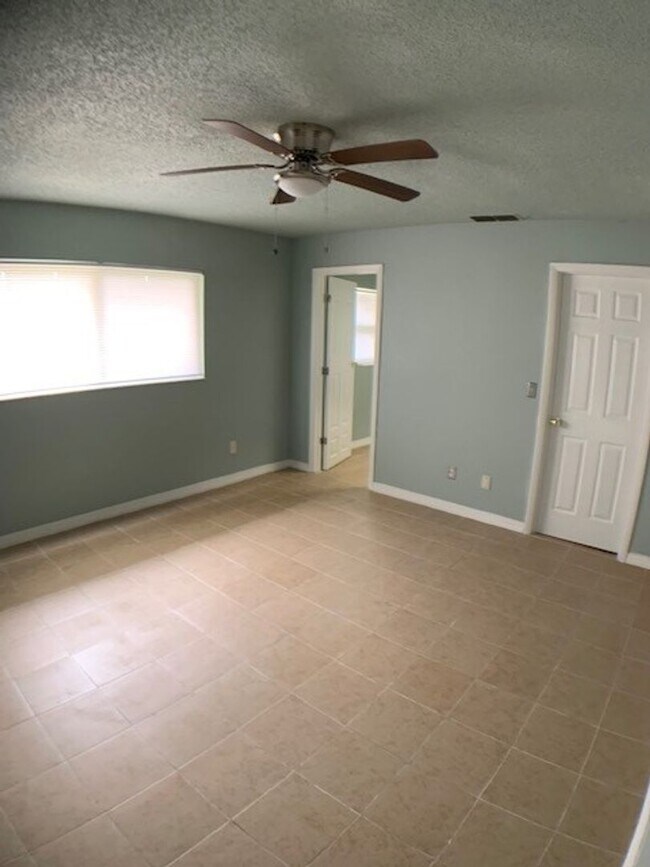 Building Photo - 1342 Torreya Cir