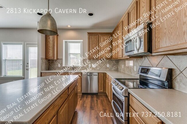 Building Photo - 2813 Kickapoo Cavern Dr