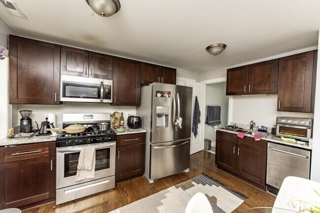 Building Photo - 2 bedroom in Chicago IL 60647