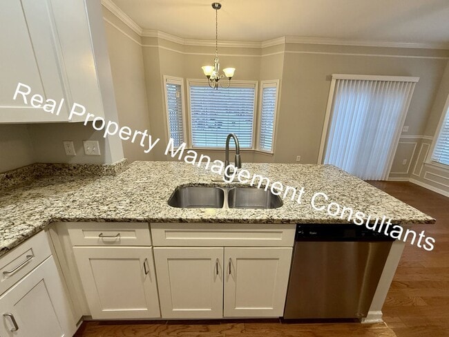 Building Photo - Spacious 3 Bed / 3.5 Bath in Blue Valley S...