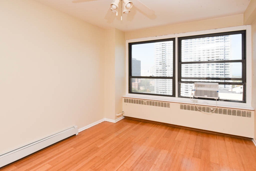 Building Photo - 4180 N Marine Dr