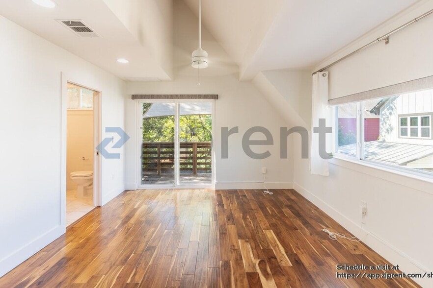 Building Photo - 3133 Govalle Ave