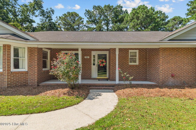 Building Photo - Beautiful 3 Bedroom, 2 Bath Home -135 Yate...