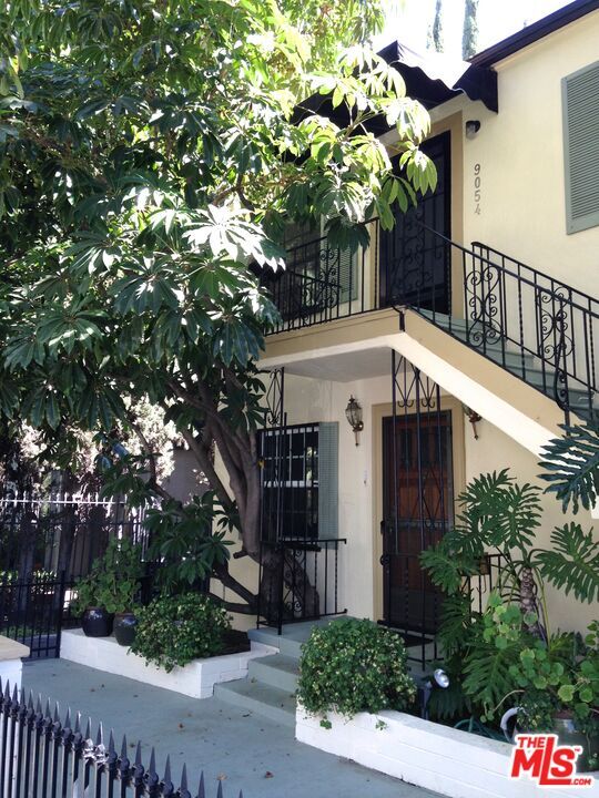 Building Photo - 9054 Elevado Ave
