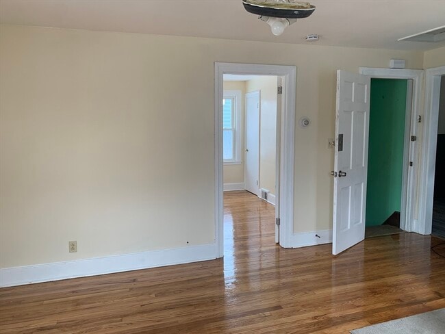 Building Photo - 108 Elmwood Ave