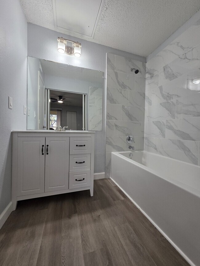 Building Photo - 12591 Equestrian Cir