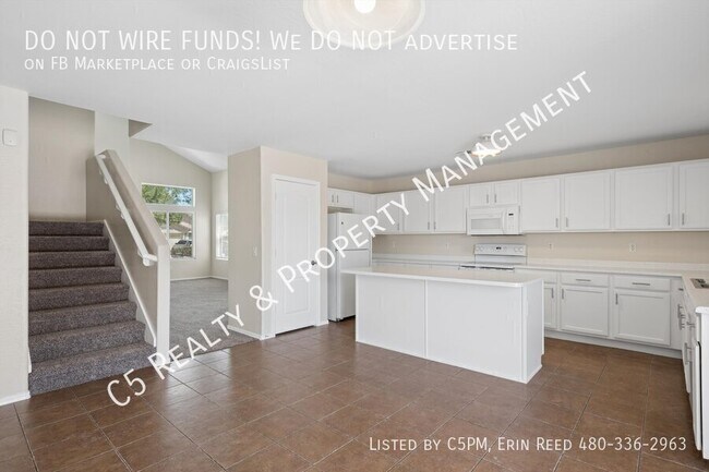 Building Photo - 3075 W Five Mile Peak Dr