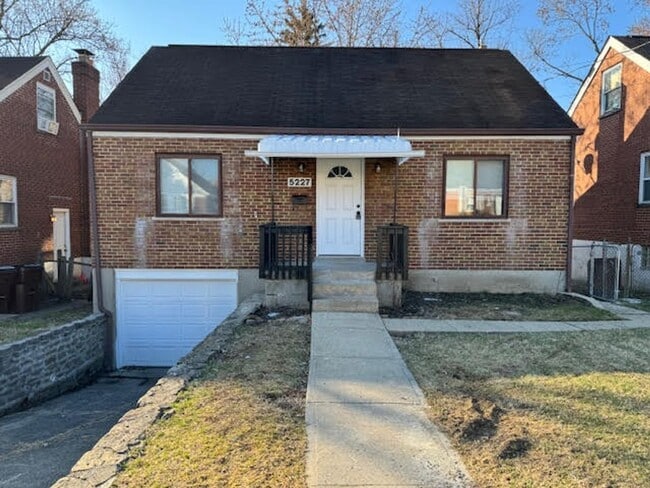 Primary Photo - 5227 Parkview Ave