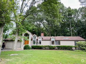Building Photo - 52 Wellington Dr