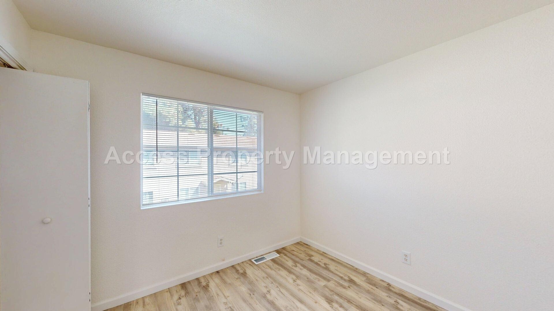 Building Photo - 1050 N Denair Ave