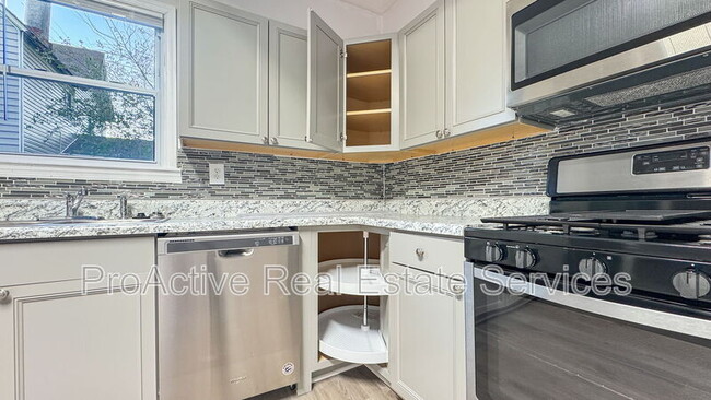 Building Photo - 2728 E Virginia Beach Blvd