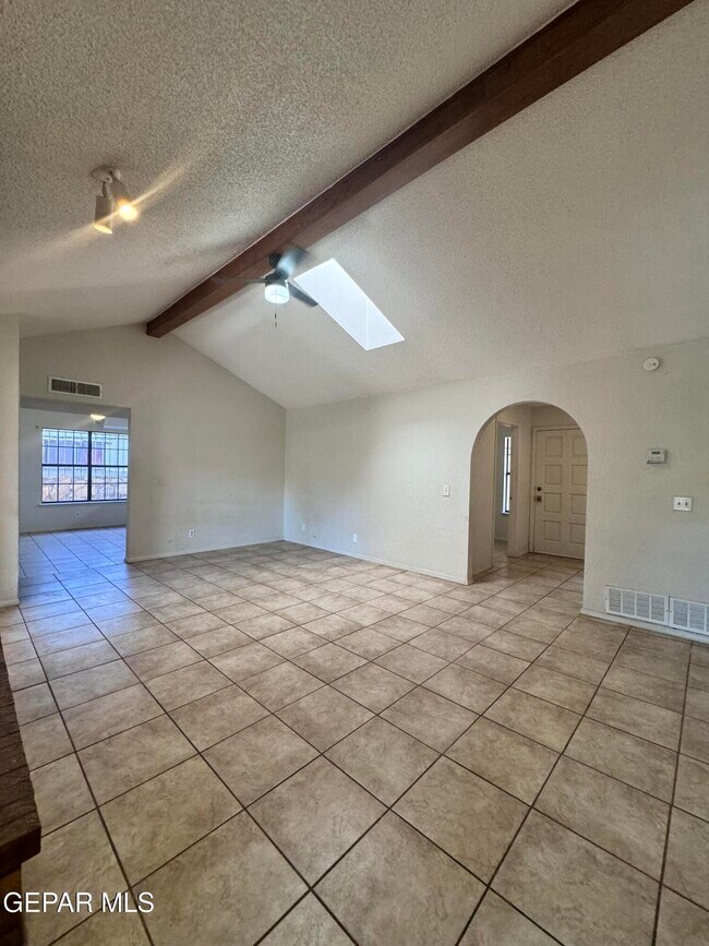 Building Photo - 386 McCune Rd