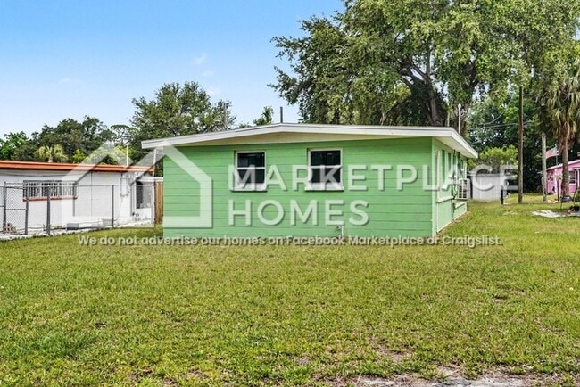 Building Photo - 408 Bassedena Cir N