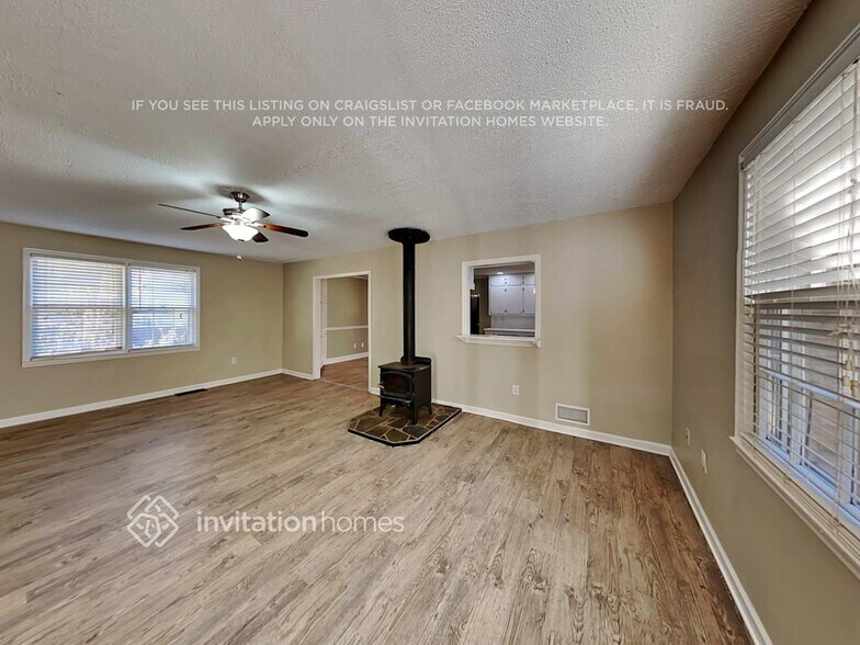Building Photo - 2631 Kings Cir NW