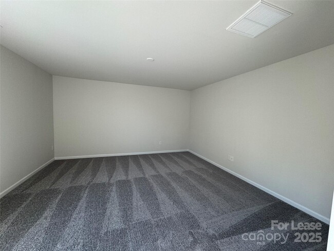 Building Photo - 193 Brentwood Dr