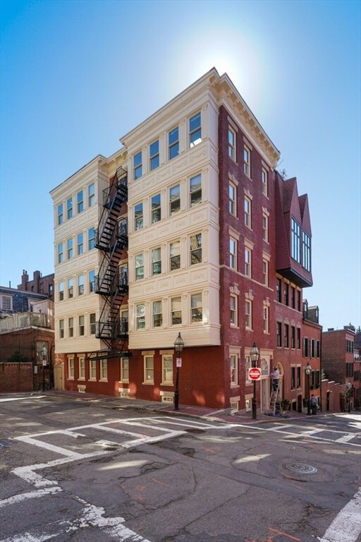 Building Photo - 112 Myrtle St
