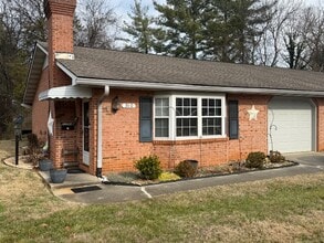 Building Photo - 910 Windridge Dr