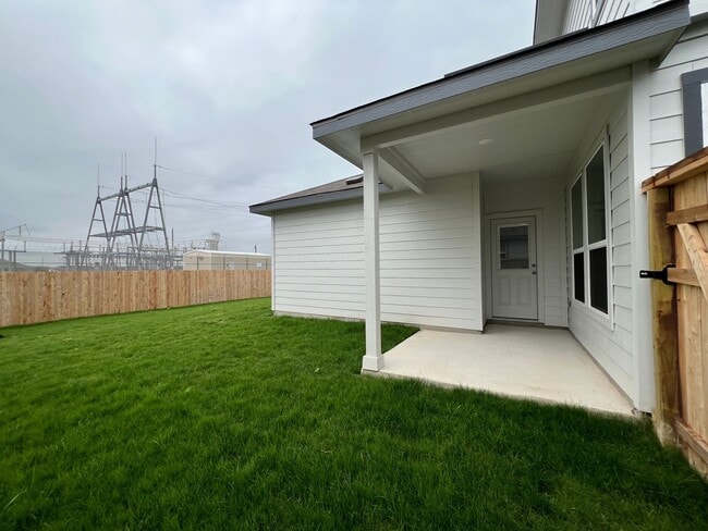 Building Photo - Beautiful 4/2.5 home in Hannah Heights