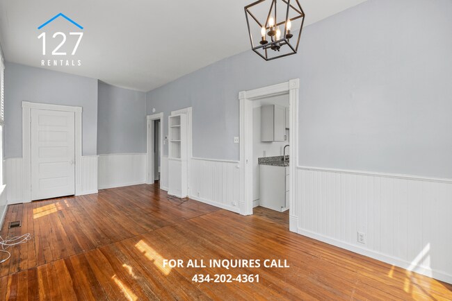 Building Photo - Charming 1-Bedroom Apartment on Historic R...