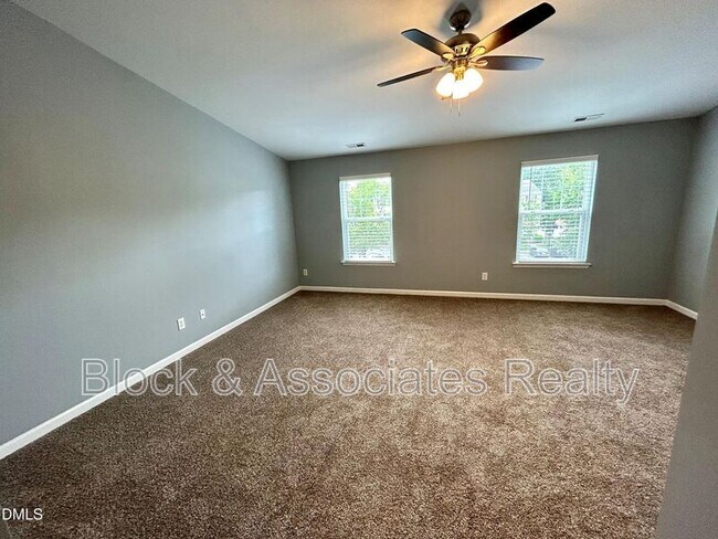 Building Photo - 2210 Raven Rd