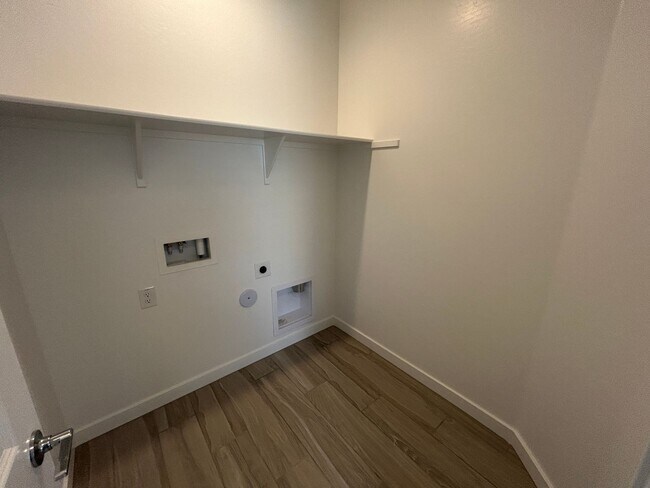 Building Photo - 5974 N 192nd Dr