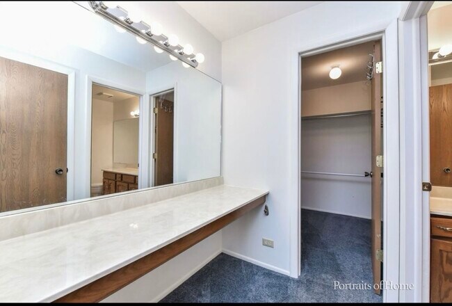 Building Photo - 1587 Stonehill Ct