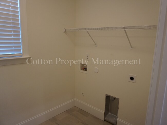 Building Photo - 33 Meon Ln
