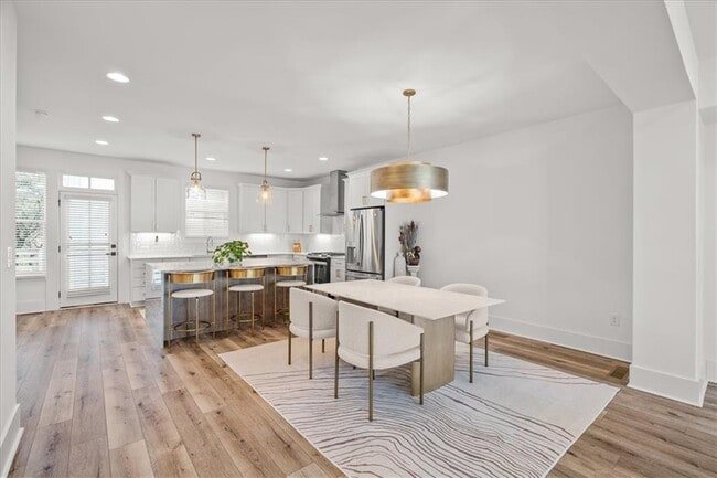 Building Photo - 5862 Westin Rd