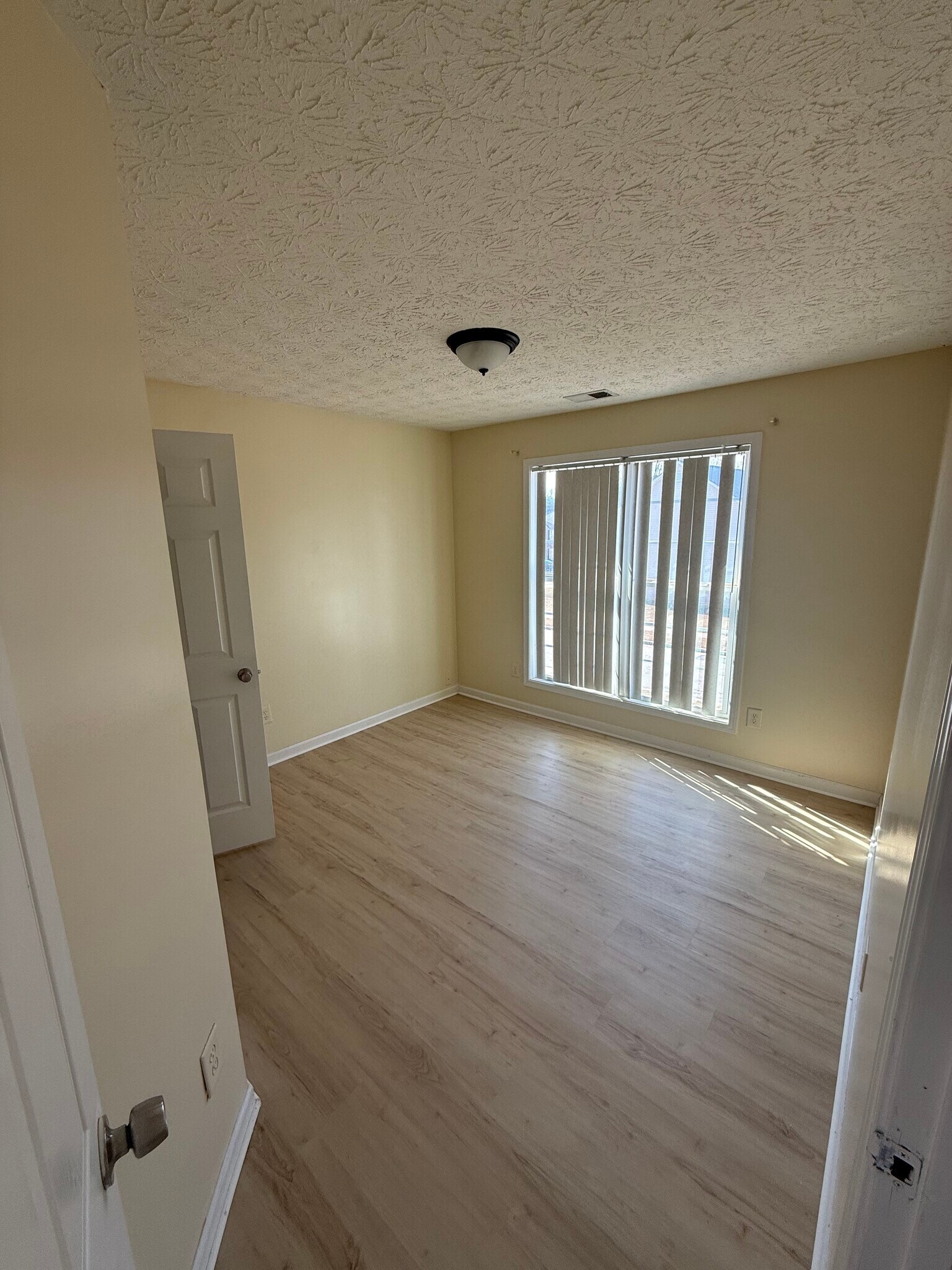 Building Photo - 4660 Duval Point Way SW