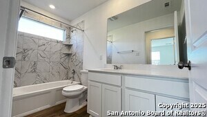 Building Photo - 612 Waterway Ave