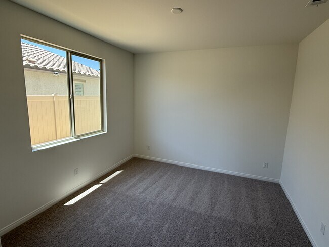 Building Photo - 4470 Hickory Ct