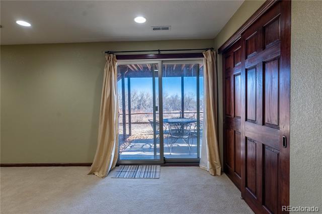 Building Photo - 2323 Dogwood Cir