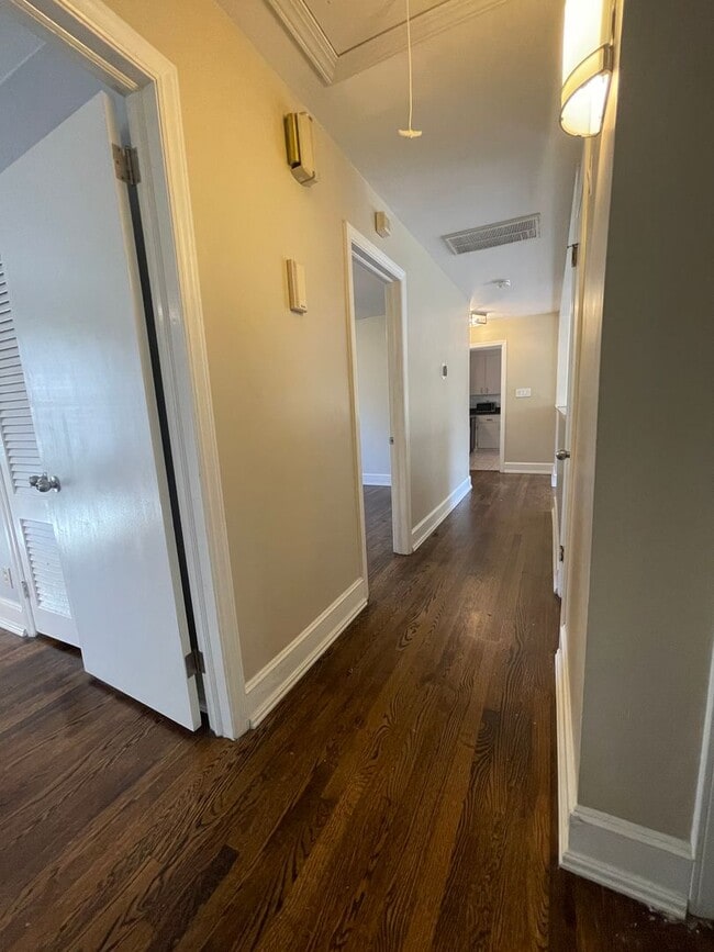 Building Photo - 3 BR Brick Ranch with Fenced Yard in Starm...