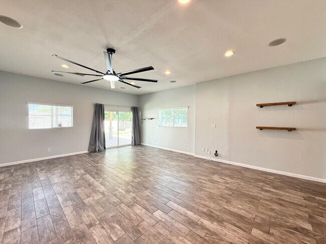 Building Photo - 3553 E Monterosa St