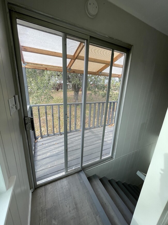 Building Photo - 5979 Meadow Ln