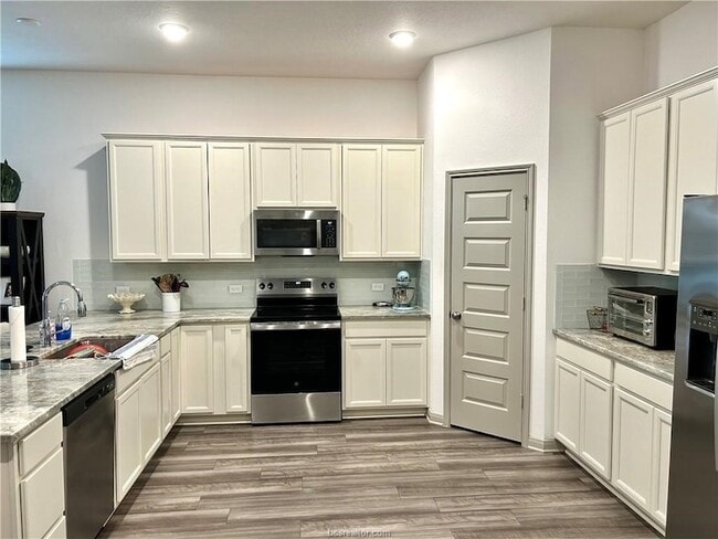 Building Photo - 1903 Taggart Trl