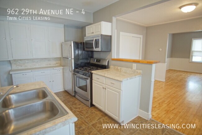 Building Photo - 962 29th Ave NE