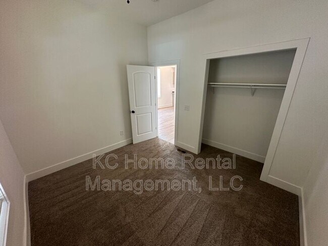 Building Photo - 2311 Jarboe St