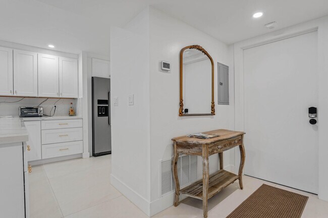 Building Photo - 401 Briny Ave