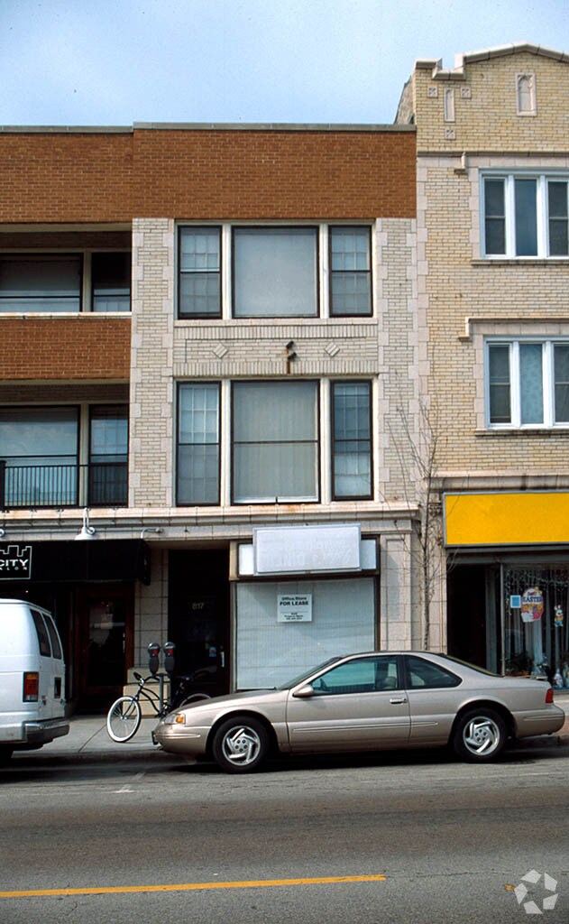 Primary Photo - 817 S. Oak Park Ave.