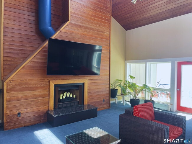 Building Photo - 133 Harbour Close