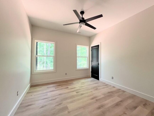 Building Photo - 163 Rias Way