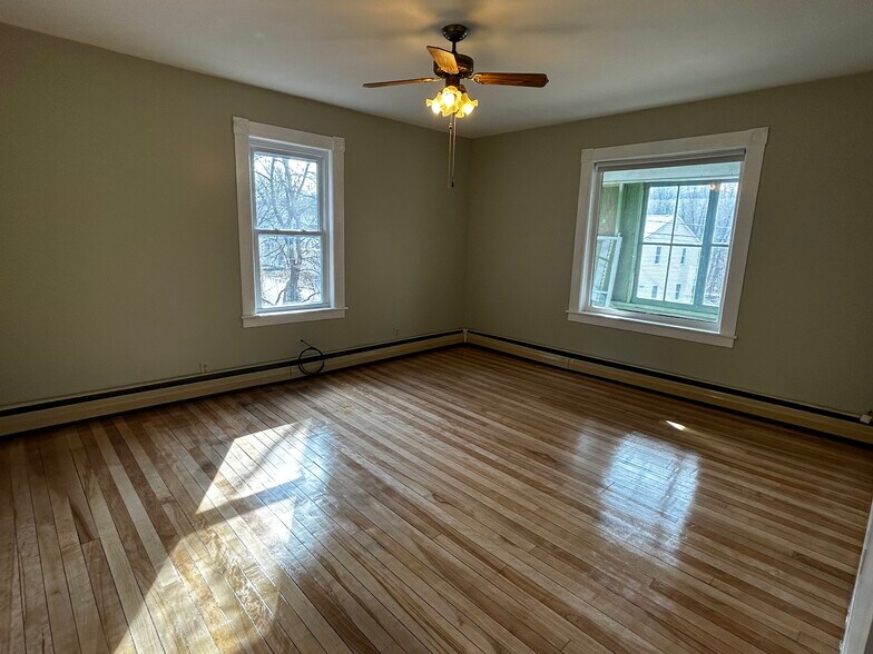 Living room - 31 Cogswell St