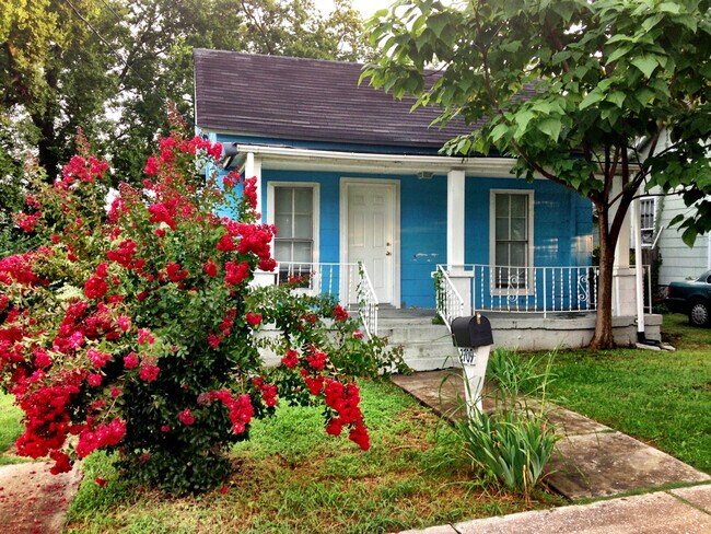 Primary Photo - 2709 Delaware Ave
