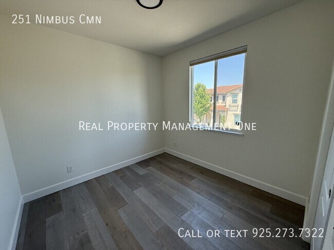 Building Photo - 251 Nimbus Cmn