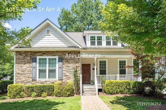 Primary Photo - 1019-A Ninth St - Available Now!
