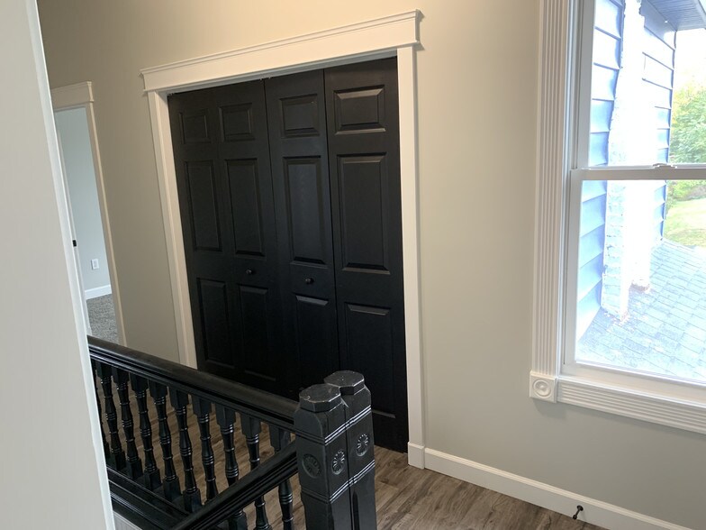 Building Photo - 416 W Sycamore St